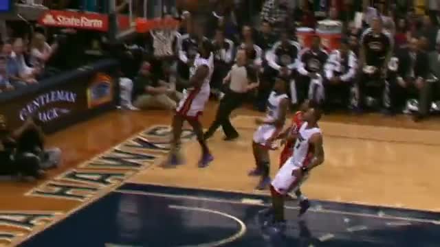 Watch NBA: LeBron James With the Signature Tomahawk Jam Video