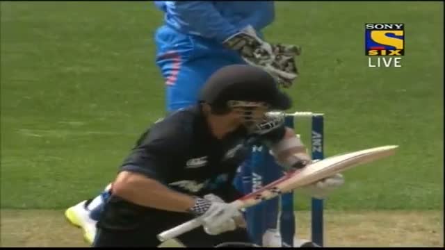 Watch Boundries of New Zealand Innings - India vs New Zealand 5th ODI - 31 Jan 2014 Video