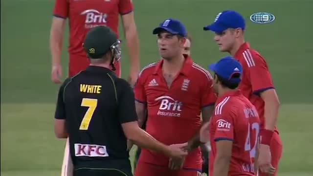 Watch Cam White & Jade Dernbach Arguement - Aus v Eng 2nd T20 2014 MCG - 31 Jan 2014 Video