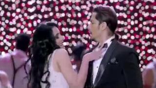 Watch Total Siyapaa Title Song - Ali Zafar, Yaami Gautam, Anupam Kher & Kirron Kher Video