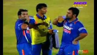 Watch Fight Between Pakistan And Indian Players Video