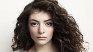 Watch Lorde - Royals (US Version) - HD Video Video