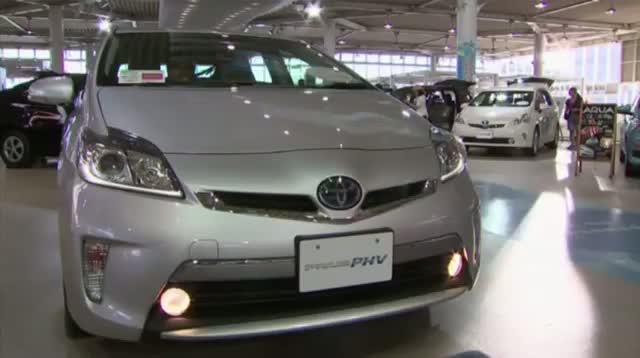 Watch Toyota Recalls 2m Prius Cars for Software Glitch Video