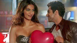 Watch Mayera - Super Hot, Super Smart - Bewakoofiyaan Movie Video