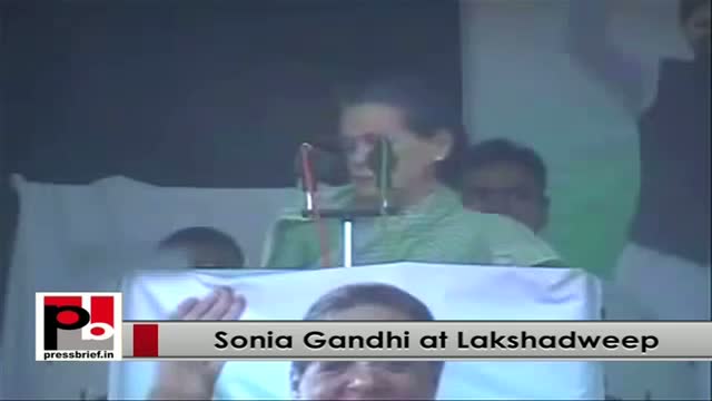 Watch Sonia Gandhi starts Congress election campaign at Lakshadweep Video