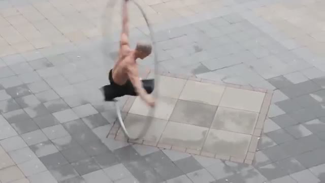 Watch Amazing Taiwan Coolest Street Performer - The Ring Man!!!!! Video