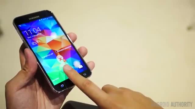 Watch Samsung Galaxy S5 vs Galaxy S4 Video Video