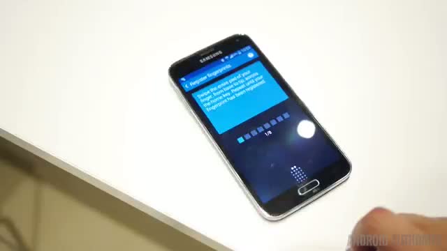 Watch Samsung Galaxy S5 Hands On & First Look! Video