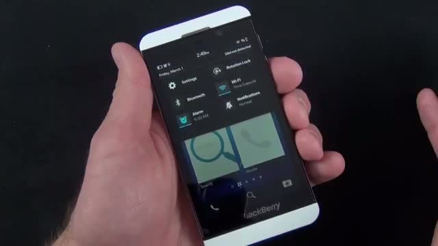 Watch Blackberry Z10: Unboxing & Review Video