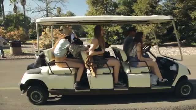 Watch HAIM - Falling (Behind The Scenes) - Official HD Video Video
