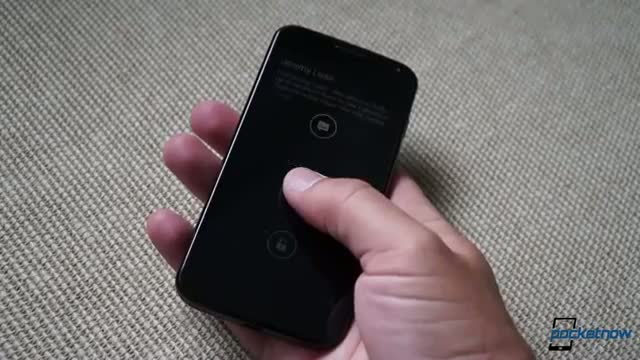 Watch Moto X Review: an Android for the average Joe Video