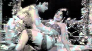 Watch Sirithaal Thangapadumai - MGR, Jayalalitha, Vanisri - Kannan En Kadhalan - Tamil Classic Song Video