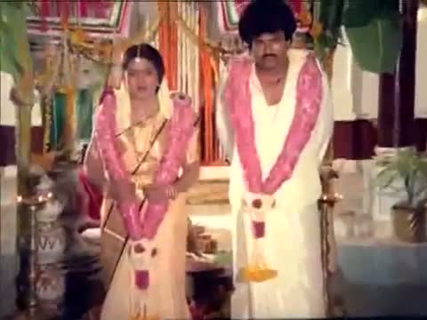 Watch Nooru Varusham Inda Mappilayum - Panakkaran - Rajnikanth Superhit Tamil Song Video