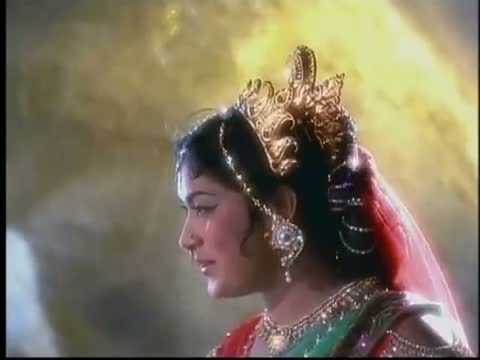 Watch Solla Cholla Inikkudada Muruga Tamil Song - Kandhan Karunai - Savitri Video
