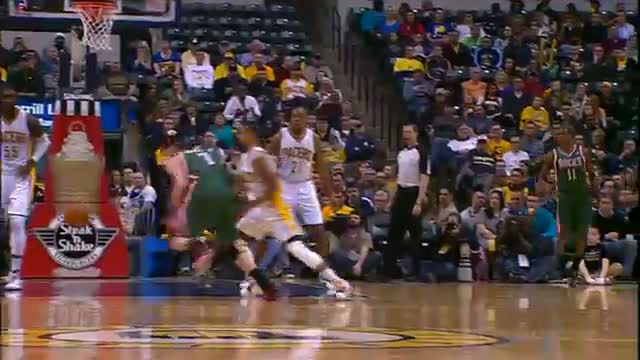 Watch NBA: Paul George's No-Look Over the Shoulder Pass to Lance Stephenson for the Dunk Video