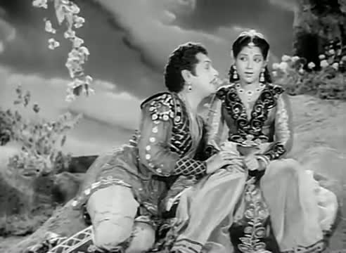 Watch Anbe Endan Munnale - Mainavathi, S.A Nagarajan, K.A Thangavelu - Tamil Classic Song Video