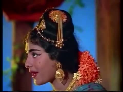 Watch Kakaichiraginile Nandalala - Sivaji Ganesan, K.R Vijaya - Thirumal Perumai - Tamil Devotional Song Video