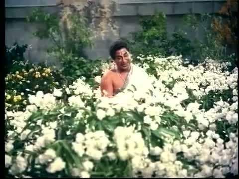 Watch Malargaliley Pala Niram Kandaen - Sivaji Ganesan, Kutti Padmini - Tamil Devotional Song Video