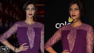 Watch Sonam Kapoor's Wardrobe Malfunction Video Video