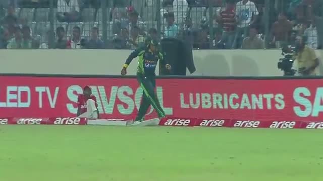 Watch Caught and Six, then Drop and Four (Asia Cup 2014 - Final, Pak vs SL) Video