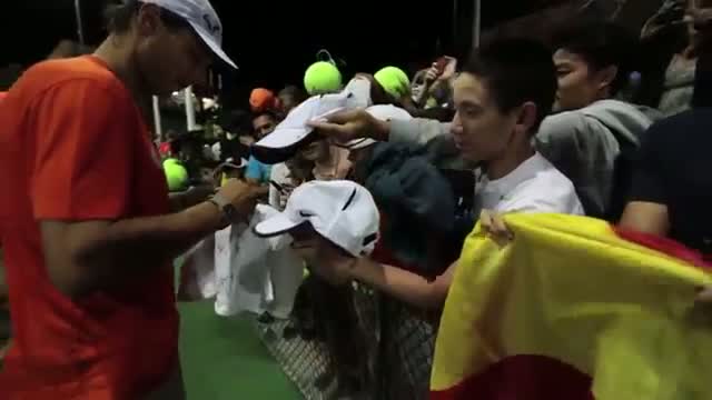 Watch Nadal greets fans in Indian Wells Video