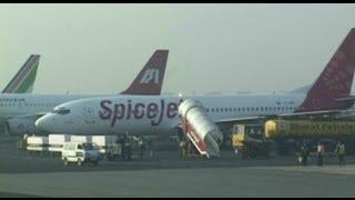 Watch Delhi Airport Departure (Spicejet 737-800 Video