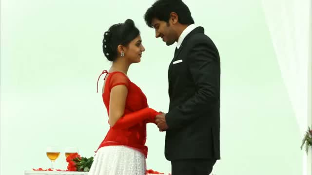 Watch Beedhiya Kelappa Jazz Theme Official Full Song - Vaayai Moodi Pesavum Video