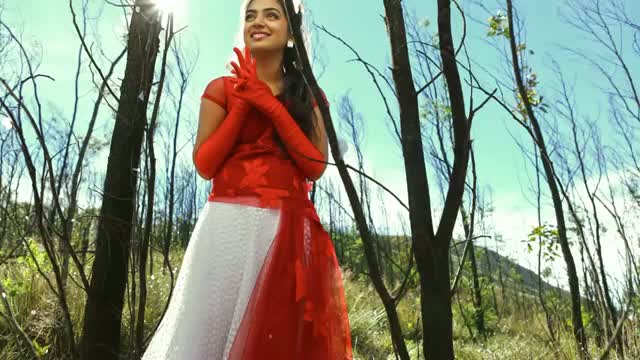 Watch Kaana Kanneerilay Official Full Song - Samsaaram Aarogyathinu Haanikaram Video