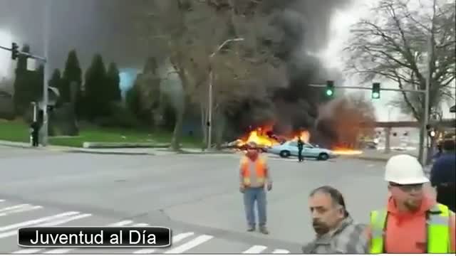 Watch 2 killed as KOMO News helicopter crashes near Space Needle Video