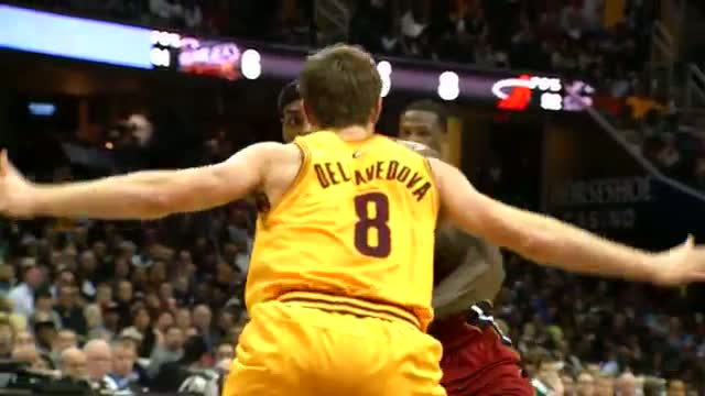 Watch NBA Phantom: LeBron James Leads the Heat Over the Cavs Video