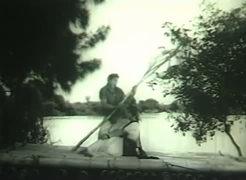 Watch Thamarai Poo Kulathilae - Classic Tamil Song - Muradan Muthu Video