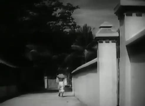 Watch Ponaal Pogattum Poda - Kalyankumar, Vijayakumari, Muthuraman - Mani Osai - Tamil Classic Song Video