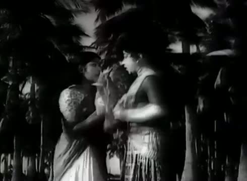 Watch Paayuthu Paayuthu Kannama - Kalyankumar, Vijayakumari, Muthuraman - Mani Osai - Tamil Classic Song Video