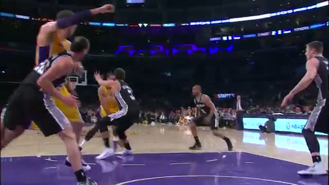Watch NBA: Xavier Henry Shows Off His Handle and Puts In the Floater! Video