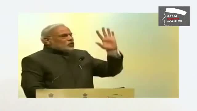 Watch Narendra Modi cracks joke on Manmohan Singh Video