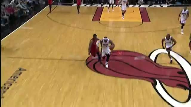Watch LeBron James Scores 32 vs Raptors, Heat Take Over First in the East (Basketball Video) Video