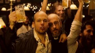 Watch Calle 13 - El Aguante (Official) - Hollywood Video Video