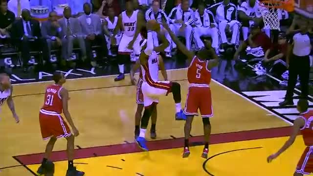 Watch NBA: LeBron James Soars Over Ekpe Udoh for the Slam (Basketball Video) Video
