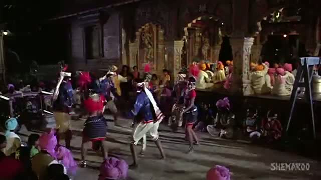 Watch Govardhan Girdhare (HD) - Satyam Shivam Sundaram Songs - Shashi Kapoor - Zeenat Aman (Bollywood Video Song) Video