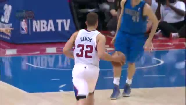 Watch NBA: DeAndre Jordan Skies High to Throw Down the Lob from Blake Griffin (Basketball Video) Video