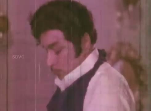 Watch Paarka Paarka sirippu - MGR, Latha, Varalakshmi - Neethikku Thalaivanagu - Tamil Classic Song Video