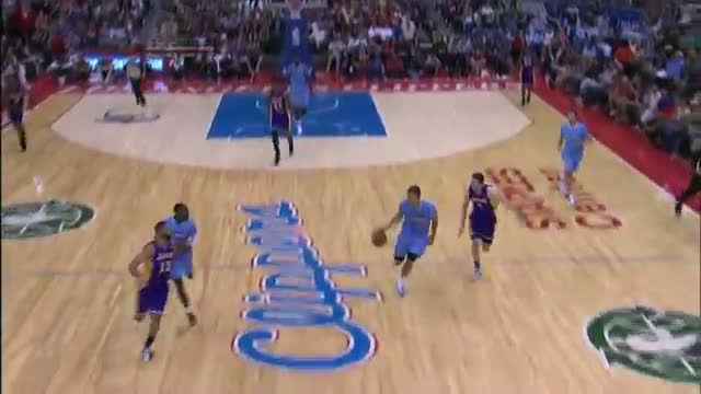 Watch NBA: Blake Griffin's Nice Pass Fake and Smash (Basketball Video) Video