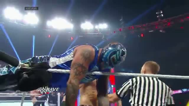 Watch Rey Mysterio vs. Bad News Barrett: WWE Raw, April 7, 2014 Video