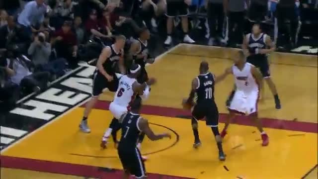 Watch NBA: LeBron James Blocked by Mason Plumlee to Save the Game (Basketball Video) Video
