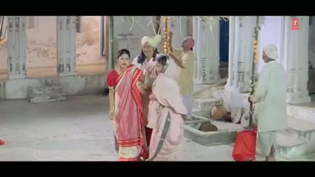 Watch Bere Ber Barijele (Bhojpuri Video Song) | Bihula Video
