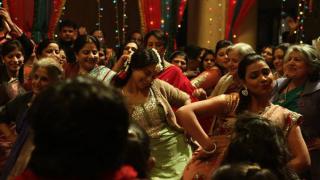 Watch London Thumakda - Queen (2014) Full Video Song - Kangana Ranaut & Raj Kumar Rao (Bollywood Video) Video