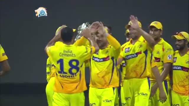 Watch CSK vs DD - Match 8 - Faf du Plessis caught breathtaking catches - PEPSI IPL 2014 (21 April 2014) Video