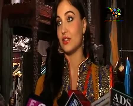 Watch Elli Avram Spotted At A Store Launch Video