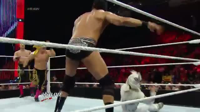 Watch Los Matadores & El Torito vs. Jinder Mahal, Drew McIntyre & Hornswoggle: WWE Raw, April 21, 2014 Video