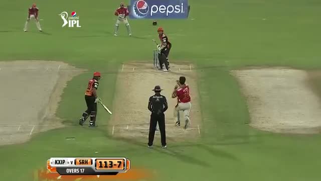 Watch KXIP vs SH - Match 9 - KXIP fielders fail to catch high shot catches - PEPSI IPL 2014 (22 April 2014) Video